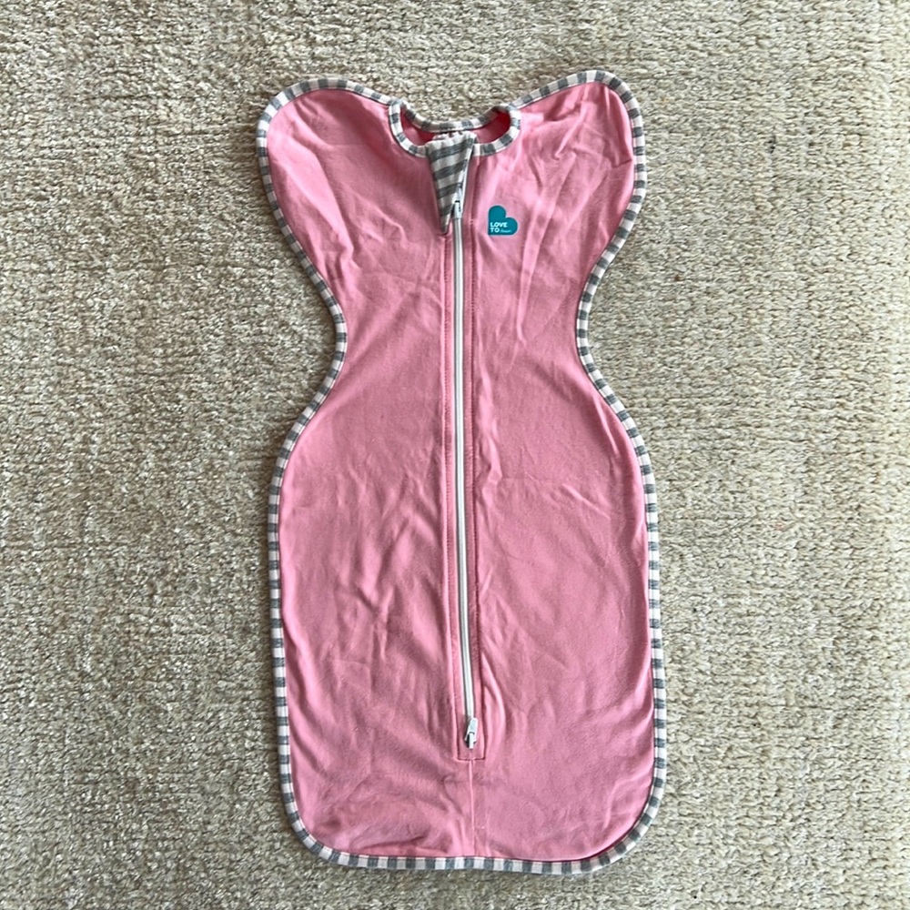 Love2Dream Love to Dream Newborn Infant Zip Swaddle Arms Up Pink NWOT